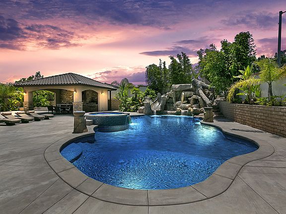 2nd image of 3010 Pearson Cir