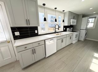 41 Massasoit Ave, Hull, MA 02045