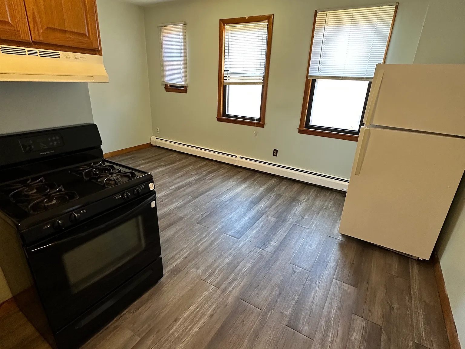 2 bed, 835 sqft, $1,249 — Photo 3