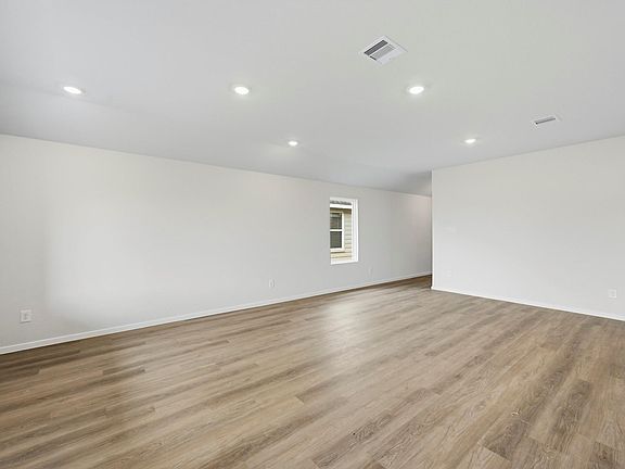 4th image of 16531 Pinecone Grove St