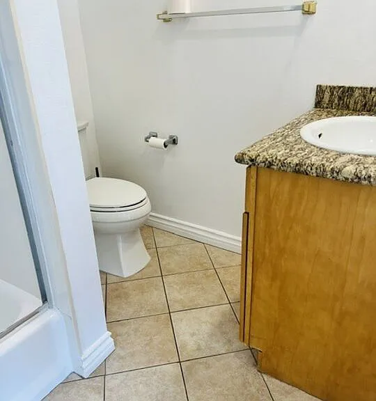 2337 W Gramercy Ave #1 — Photo 18