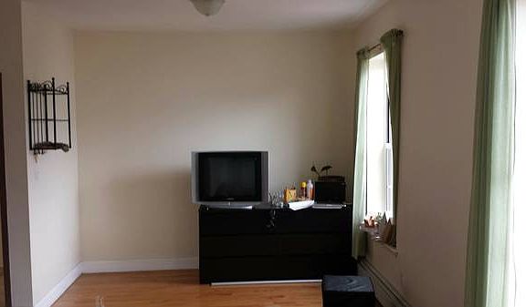 4th image of 2077 Steinway St APT 1