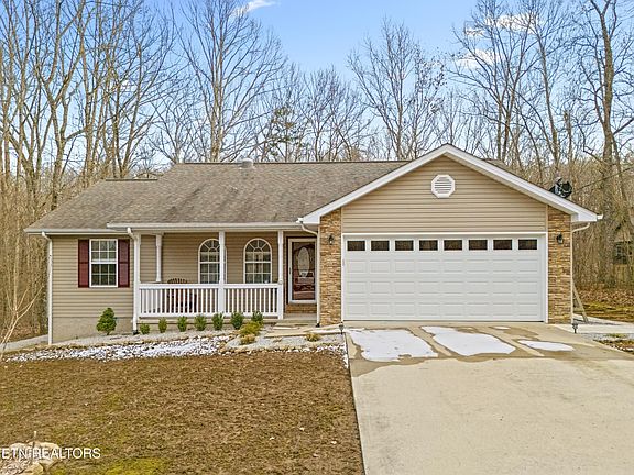 2nd image of 139 Hunterwood Ln