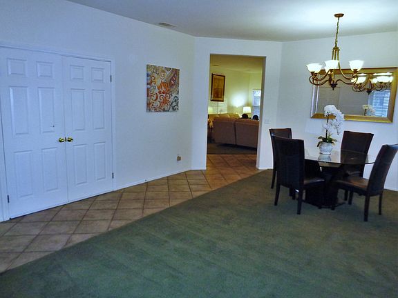Entrance (family room)