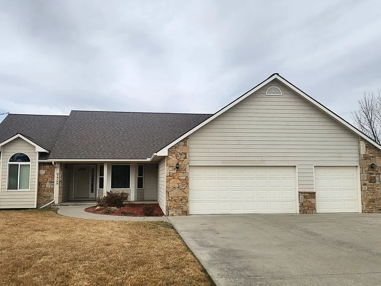 1816 Otter Pond Cir — Photo 1