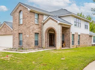 908 Raleigh Path Rd, Denton, TX 76208