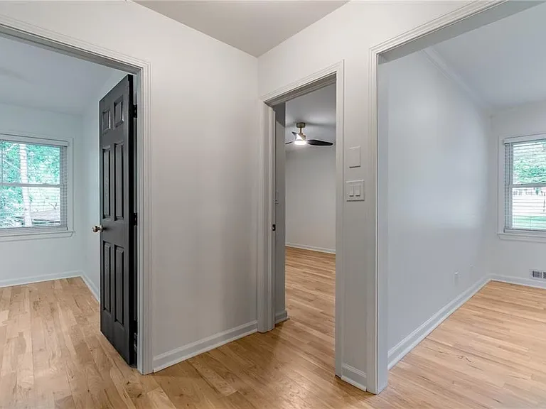2093 Wildrose Dr — Photo 23