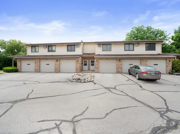 4446 South Greenridge CIRCLE, Greenfield, WI 53220