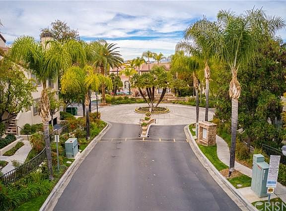 2nd image of 24135 Del Monte Dr Unit 207