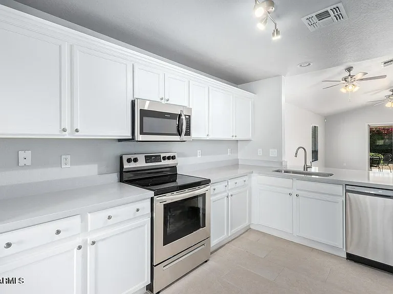 17715 W Redfield Rd — Photo 2