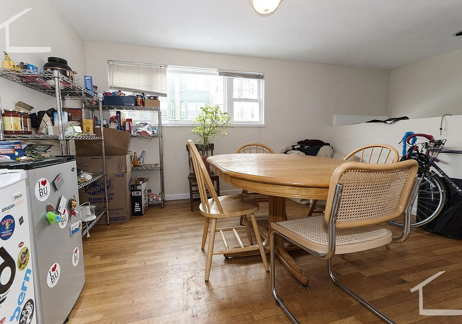 Huge 5 bed 3 bath townhouse — Photo 1