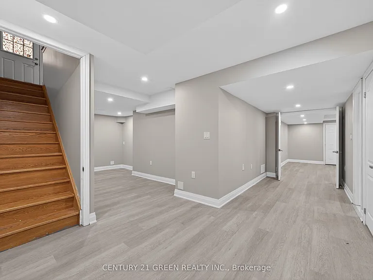 50 Bellcrest Rd — Photo 37