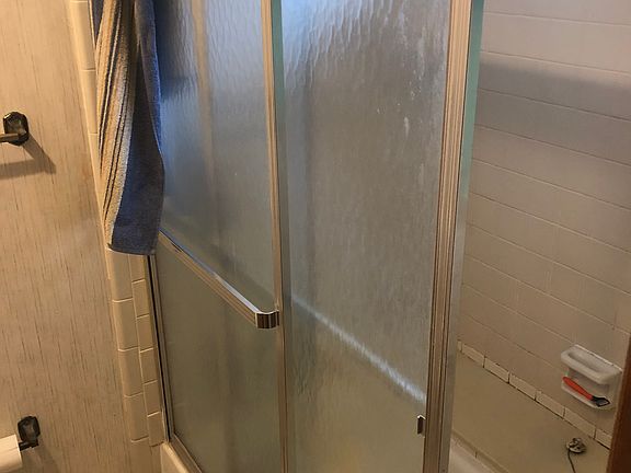 2nd image of 930 Park Forest Dr