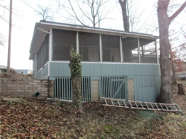 4 Presnell Point, Pana, IL 62557