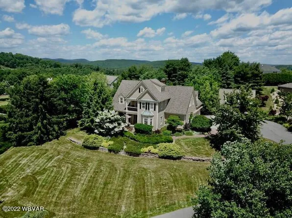 1207 Wheatfield Dr, Williamsport, PA 17701