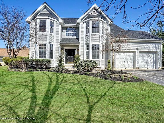 3rd image of 38 Crown Cir