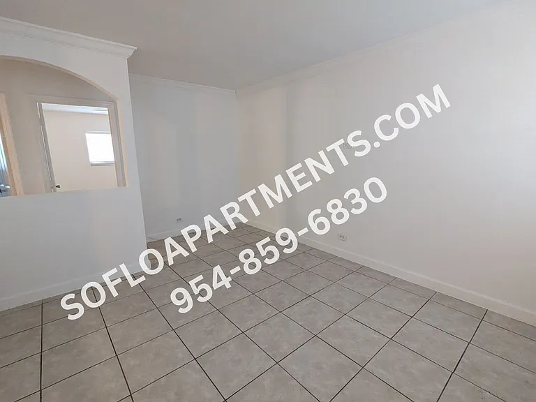 715 SW 14th Ave — Photo 8