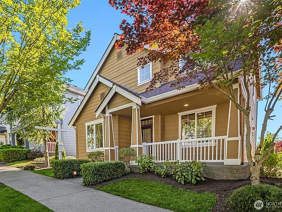 2nd image of 2441 31st Avenue NE