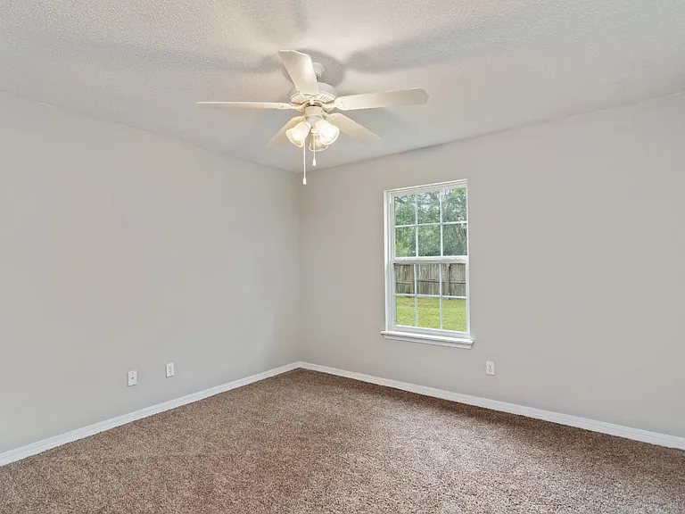 4660 Dove Way — Photo 25