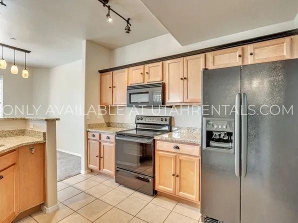 6623 W Blue Iris Dr, West Jordan, UT 84081