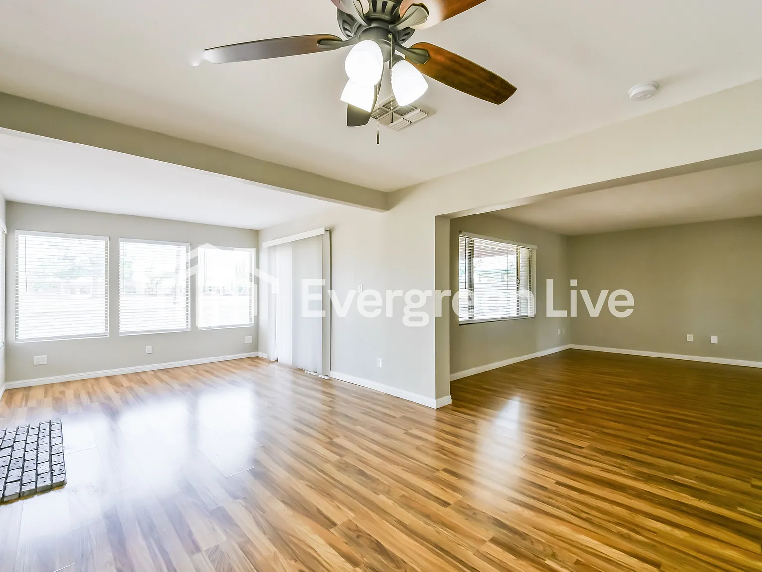 3 bed, 2.5 bath, 1692 sqft, $1,895 — Photo 4
