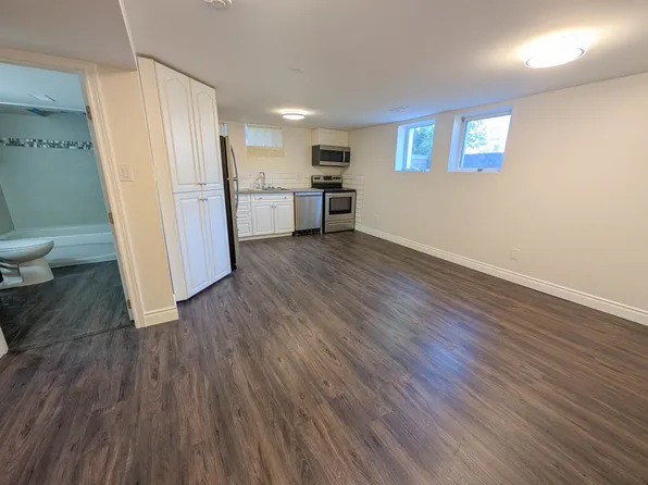 22 Oswald Ave #2, Saint Catharines, ON L2M 2Y8
