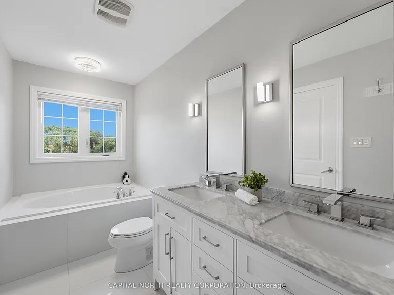 18 Alex Campbell Cres — Photo 24