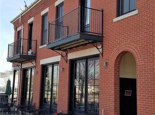 3253 Rue Royale St APT 2, Saint Charles, MO 63301