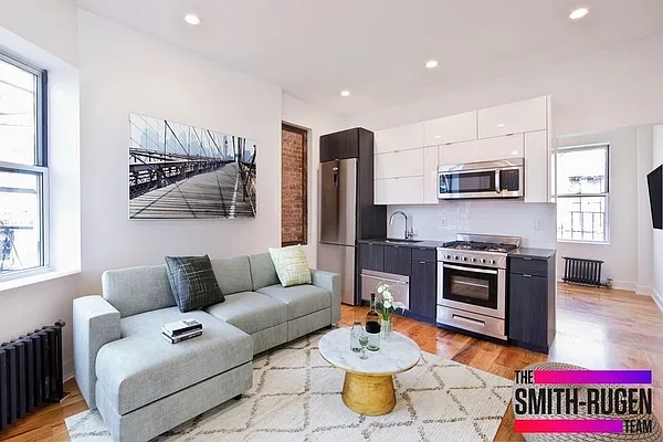 Rented by R New York | media 33