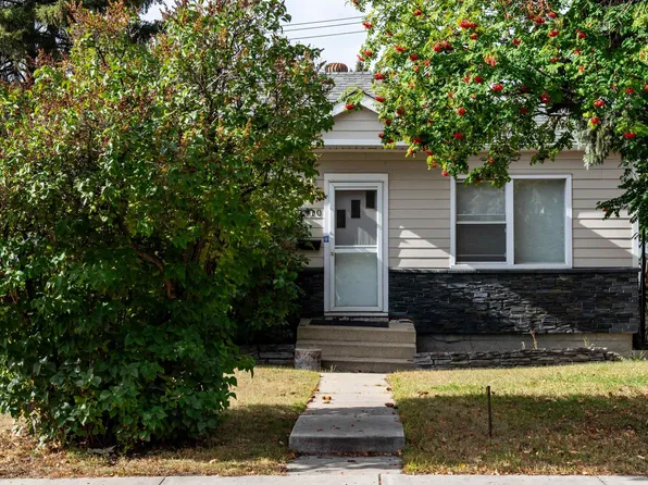 7910 75th St NW, Edmonton, AB T6C 2G5