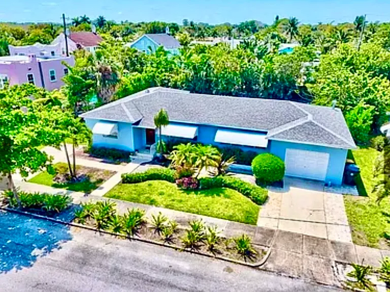 235 Fordham Dr — Photo 1