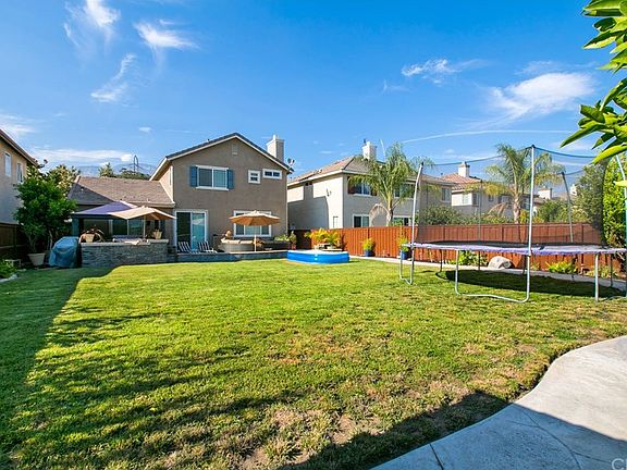 4th image of 734 Sawtooth Dr
