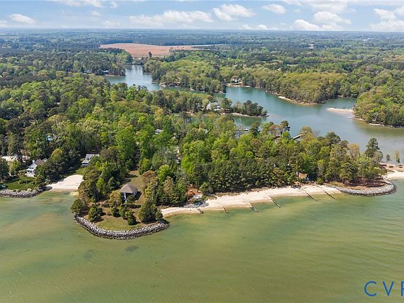 3rd image of 547 Twin Harbor Rd