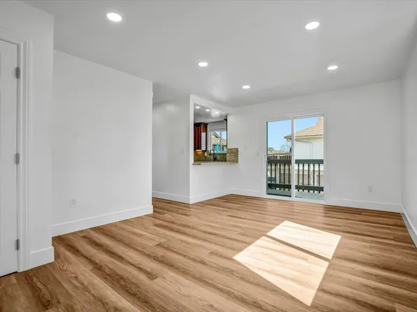 18652 Libra Cir APT 4, Huntington Beach, CA 92646