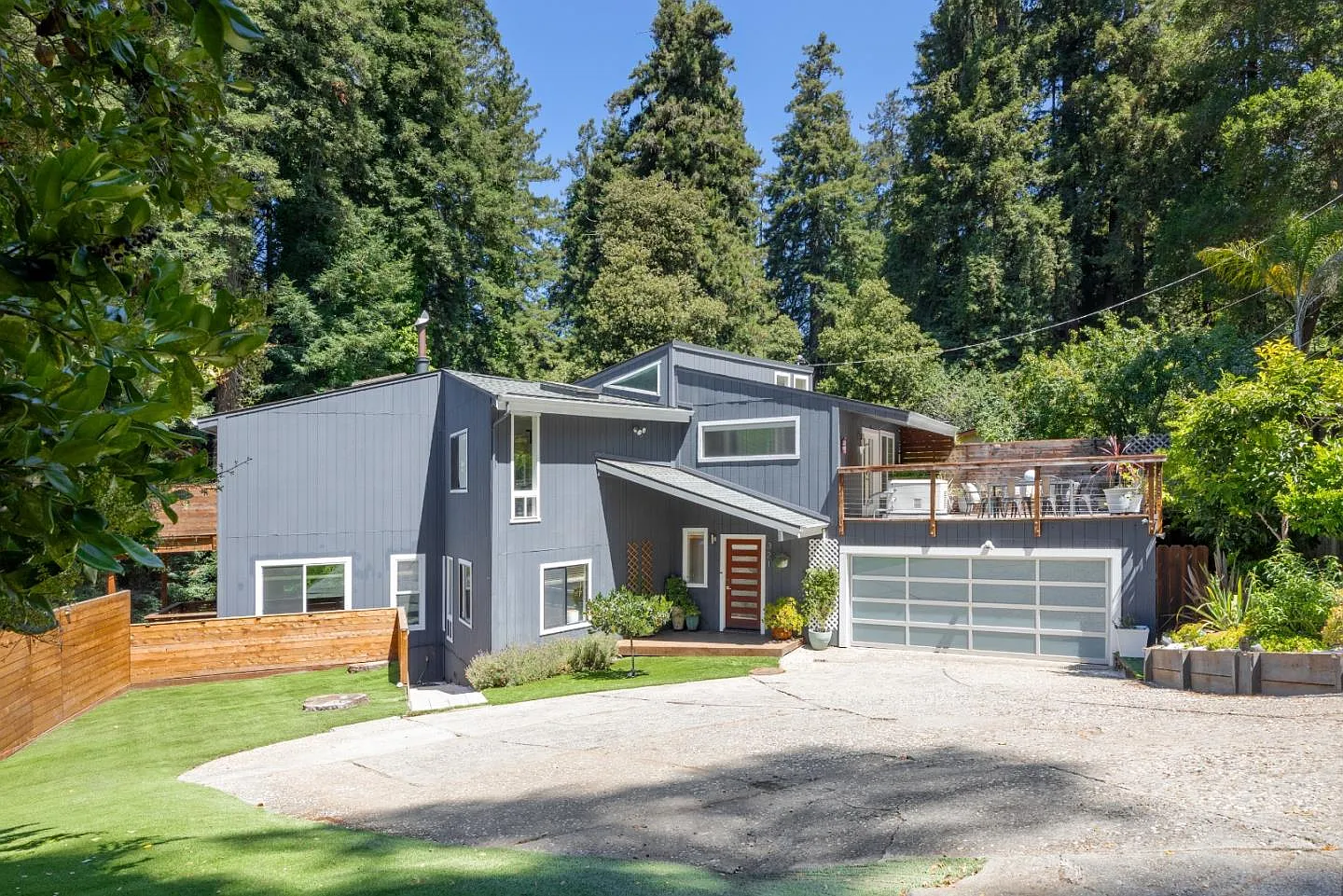 321 Valencia Rd photo 1