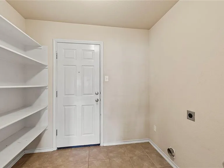 354 Camelia Pkwy — Photo 13