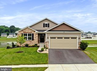 186 Shorefront Dr, Martinsburg, WV 25403