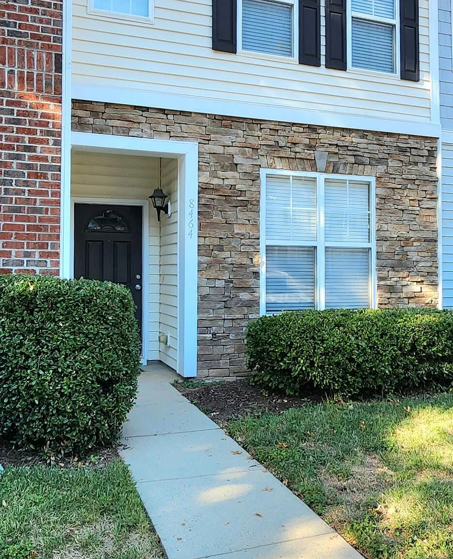 2 bed, 2.5 bath, $1,650 — Photo 1