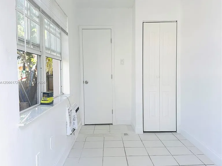 1922 McKinley St #3 — Photo 3