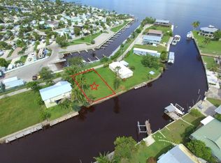 1298 Snook Aly, Chokoloskee, FL 34138