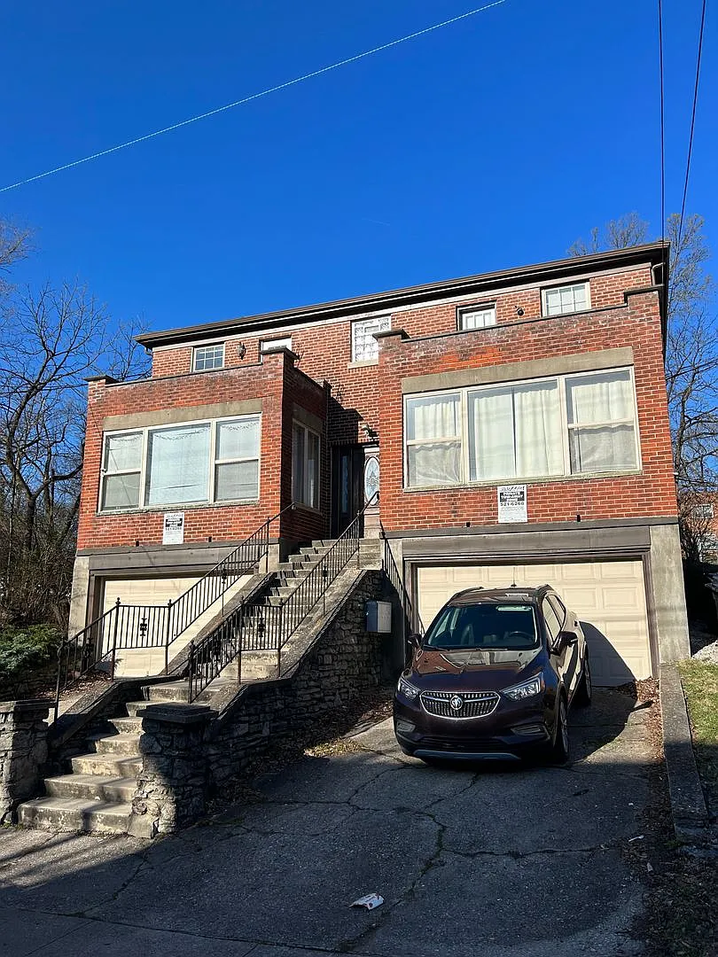 2351 Ravine Street — Photo 2