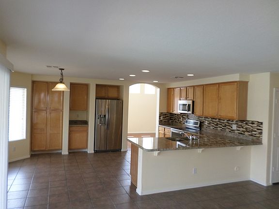 5th image of 4214 E Loma Vista St