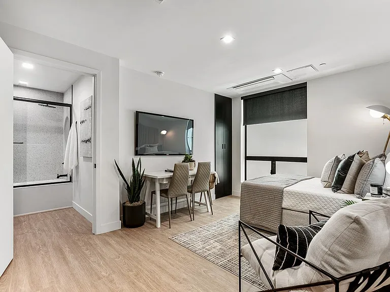 Venue Residences — Photo 37