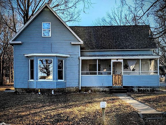 2nd image of 104 E Grant Ave