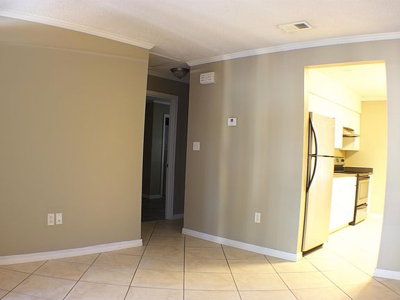 3rd image of 513 Circle Dr APT B4
