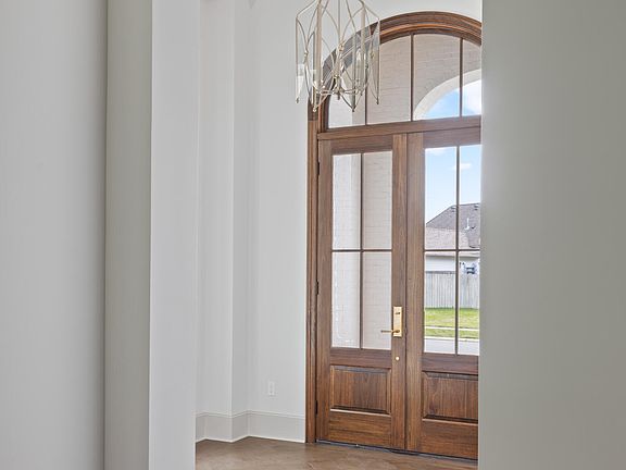 4th image of 105 Reservoir Rd