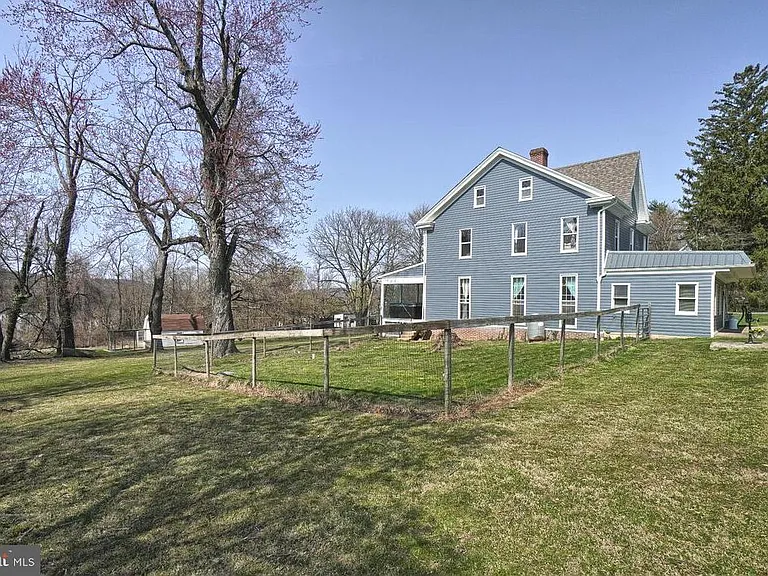 25526 Military Rd — Photo 5