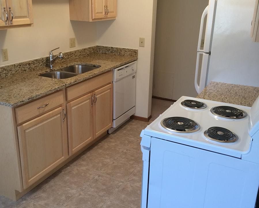 2nd image of 110 Circle A Dr S APT 218