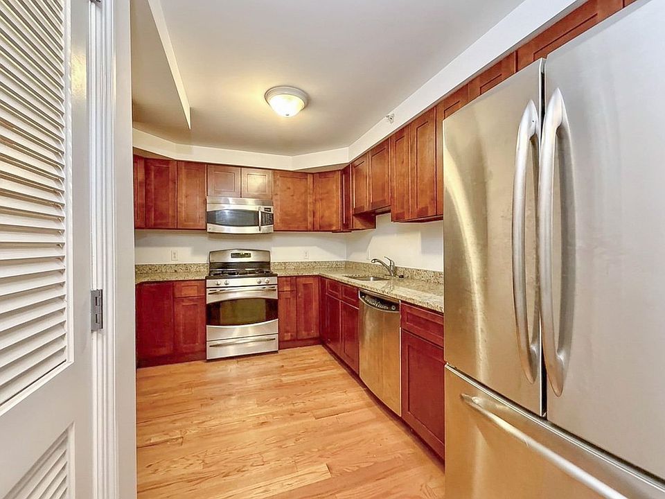 1st image of 809 22nd St APT 703