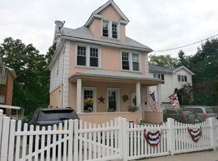 31 White Plains Ave, Staten Island, NY 10305
